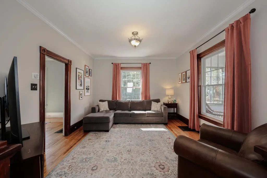 279 Sagamore Street Manchester NH 03104
