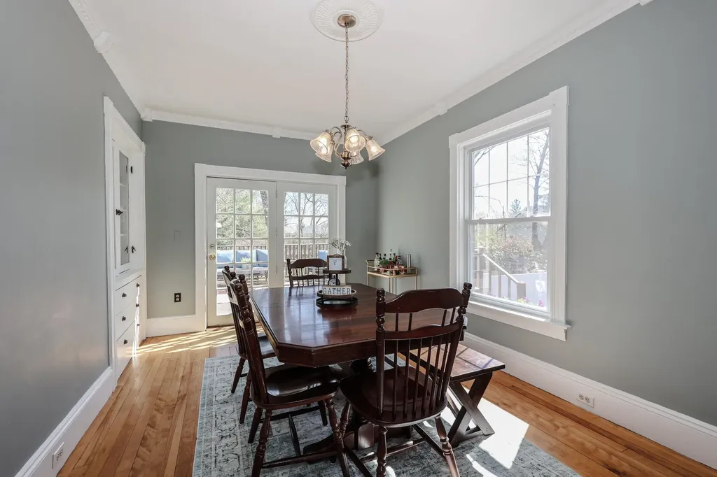 279 Sagamore Street Manchester NH 03104