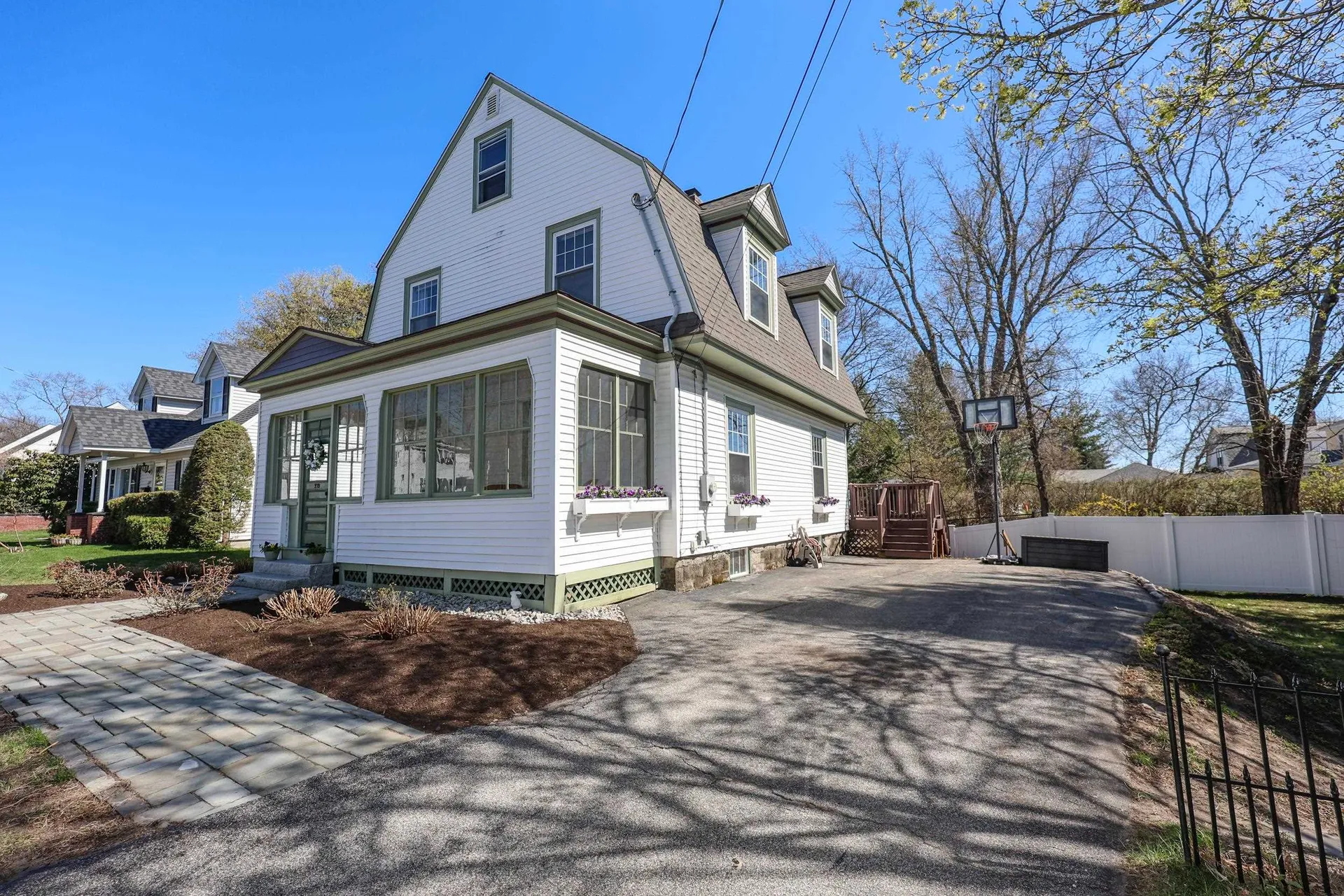 279 Sagamore Street Manchester NH 03104