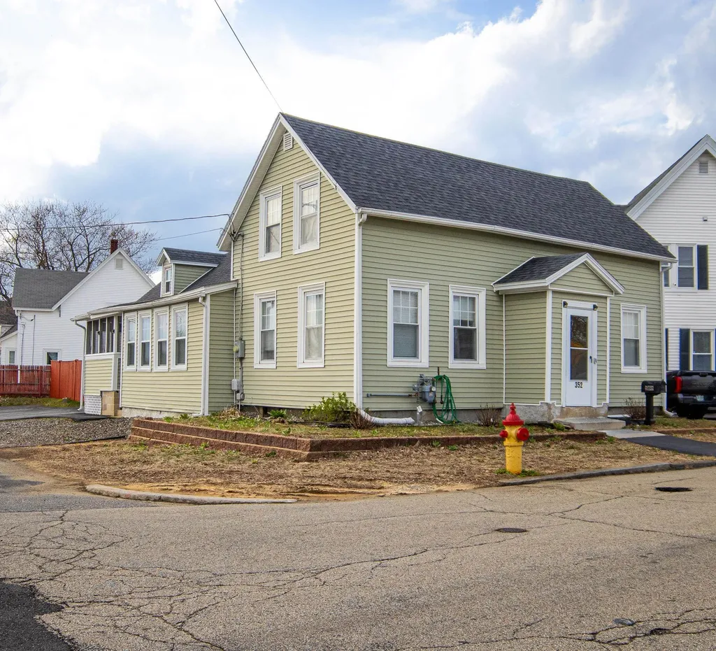 352 Taylor Street Manchester NH 03103