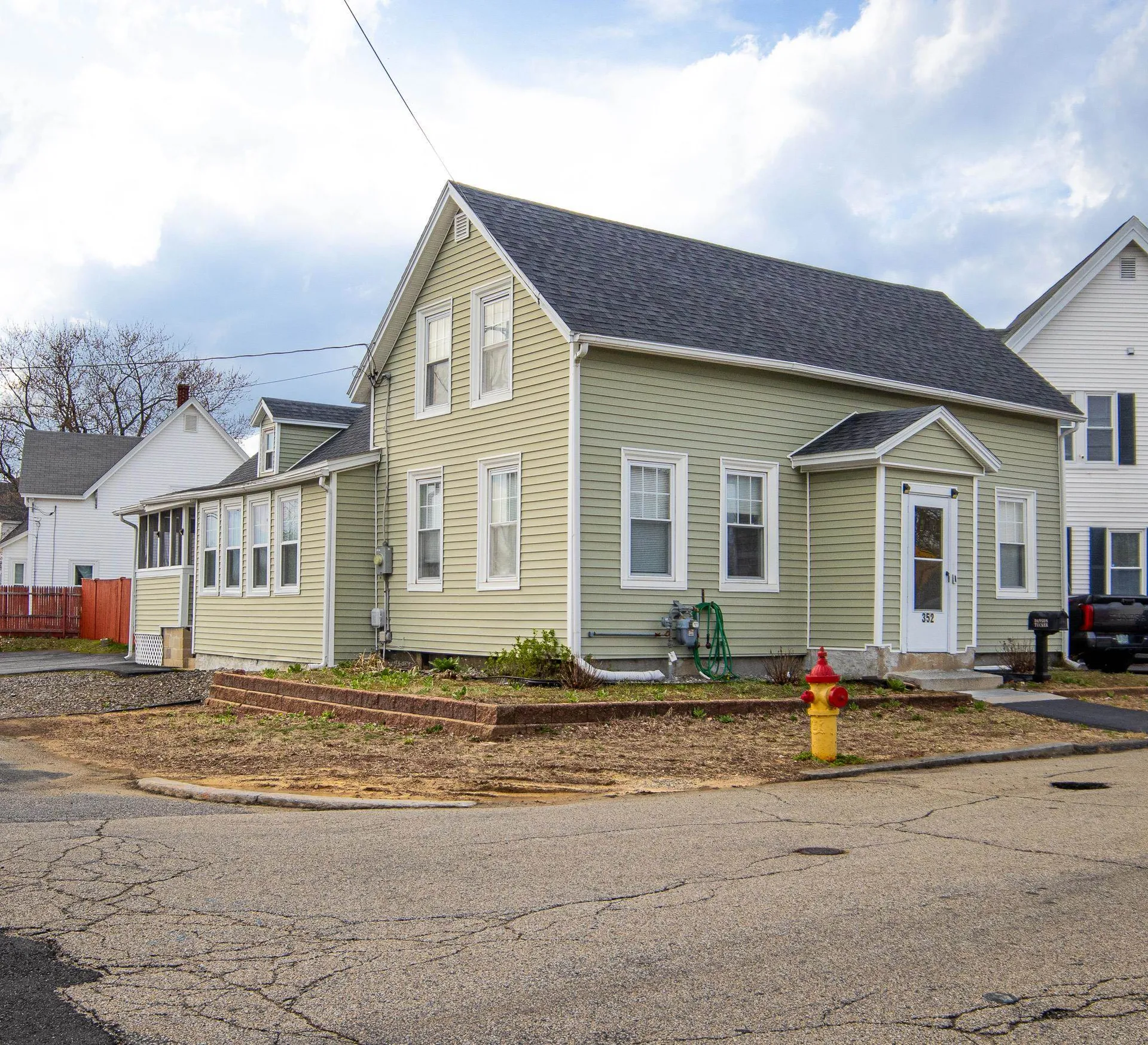 352 Taylor Street Manchester NH 03103
