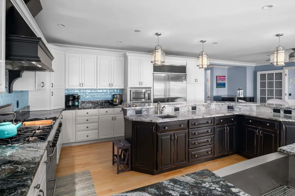 1 Cove Road York ME 03902