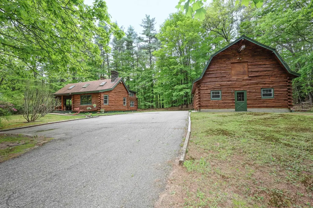 34 Edwards Mill Road Chester NH 03036