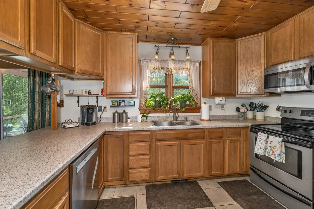 5 Bennett Farm Road Tuftonboro NH 03853