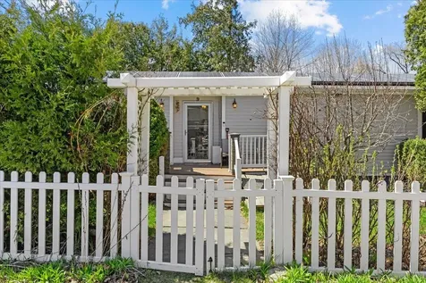 9 Railroad Lane Shelburne VT 05482