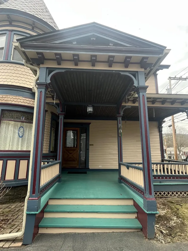 24 School Street Rockingham VT 05101