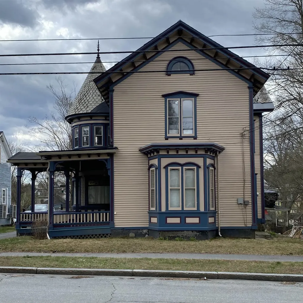 24 School Street Rockingham VT 05101