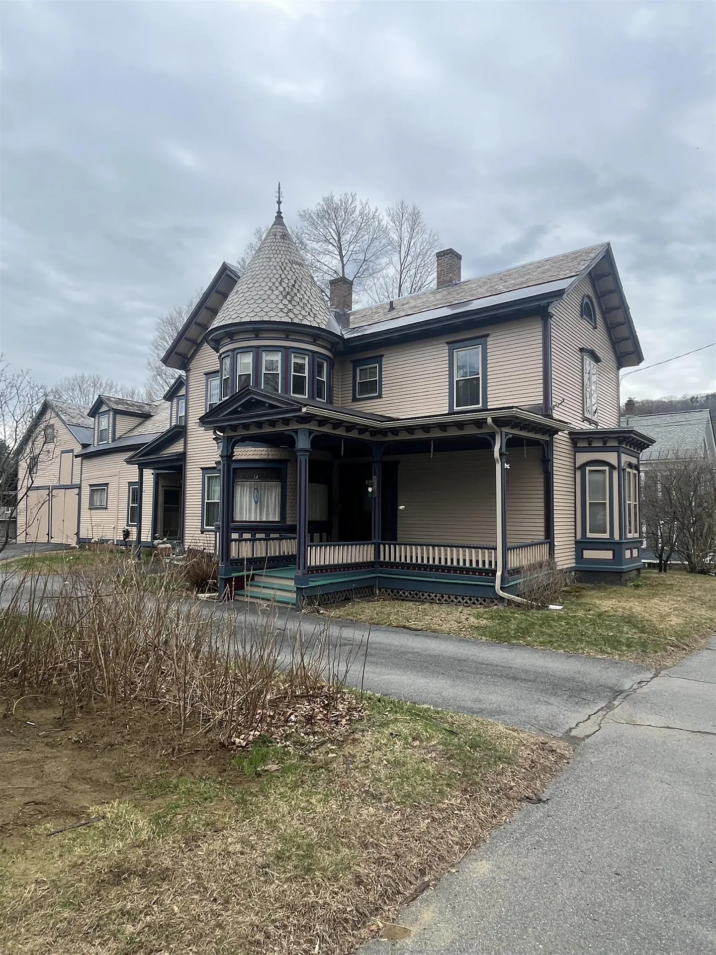 24 School Street Rockingham VT 05101