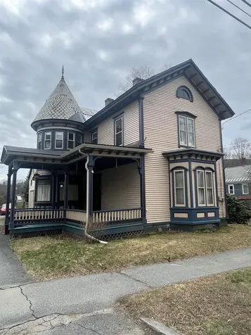 24 School Street Rockingham VT 05101