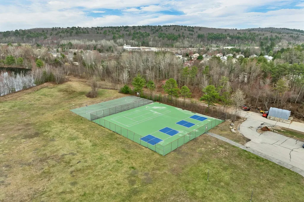 1465 Hooksett Road Hooksett NH 03106