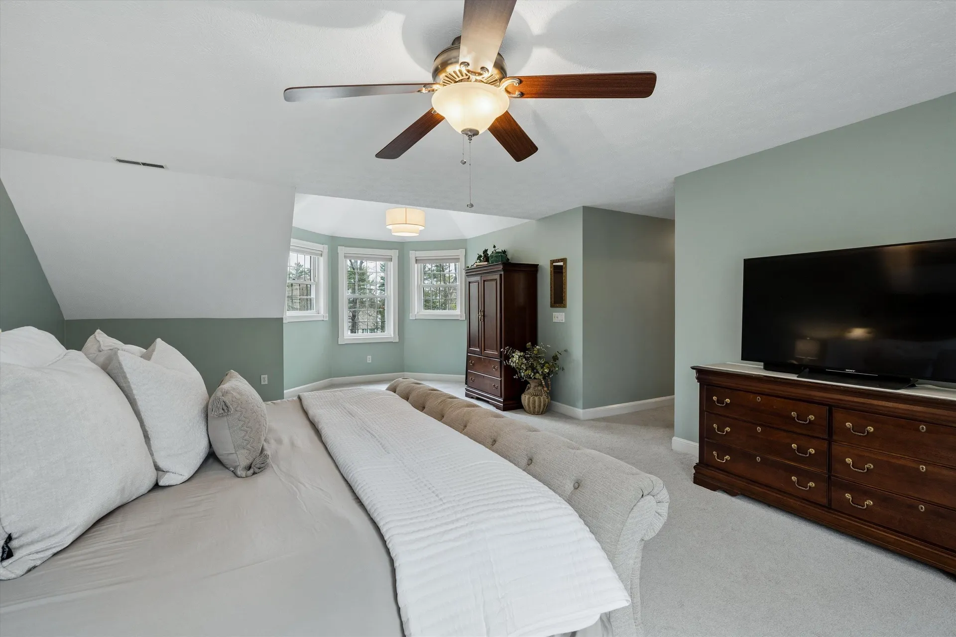 70 Greenmeadow Lane Bedford NH 03110