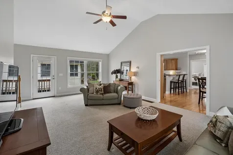 70 Greenmeadow Lane Bedford NH 03110