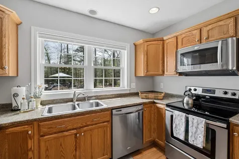 70 Greenmeadow Lane Bedford NH 03110