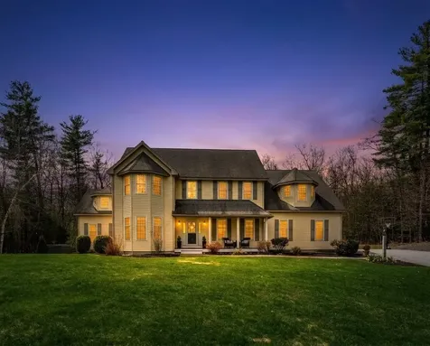 70 Greenmeadow Lane Bedford NH 03110