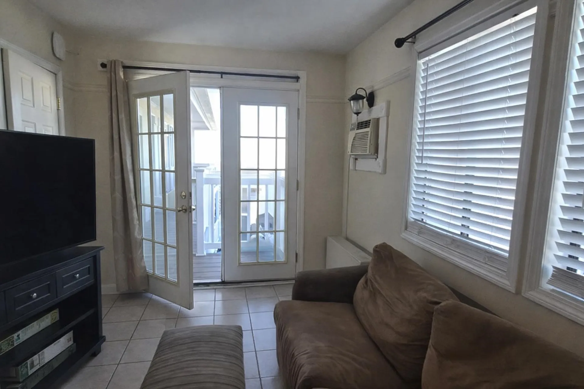 12 G Street Hampton NH 03842