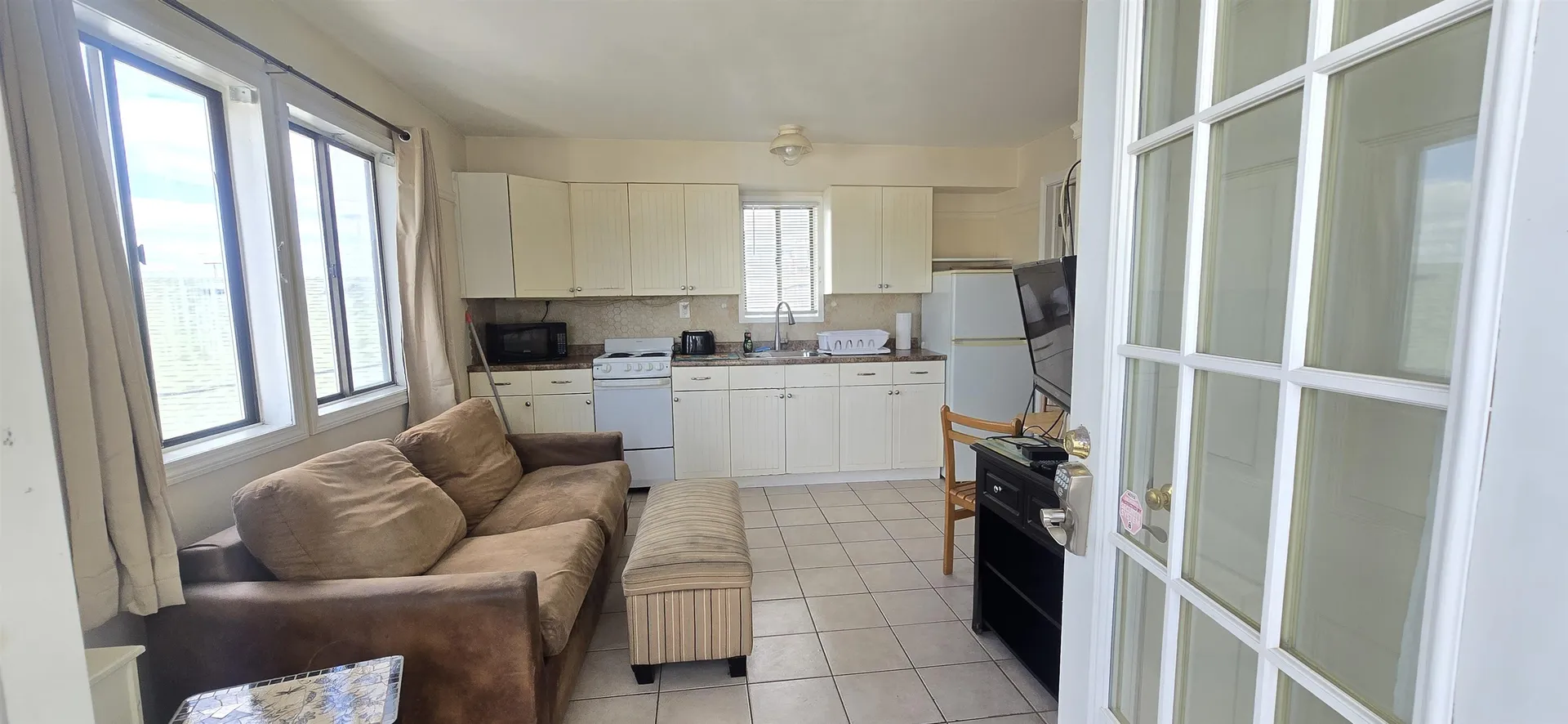 12 G Street Hampton NH 03842