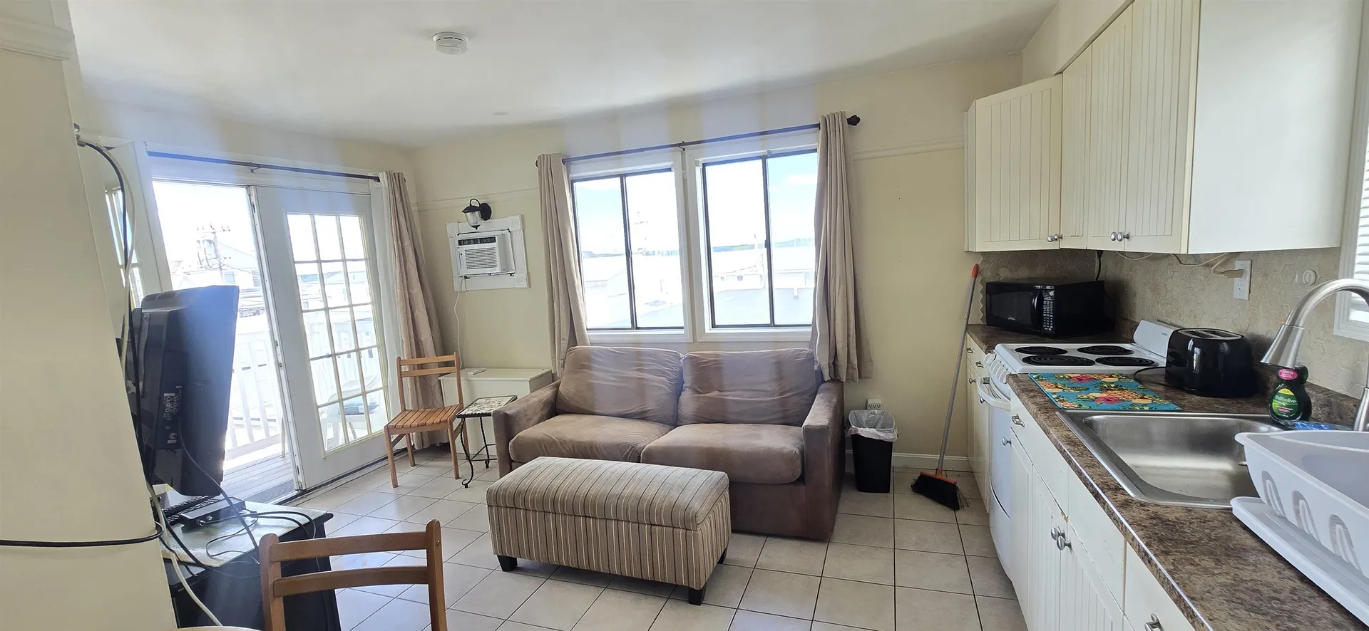 12 G Street Hampton NH 03842