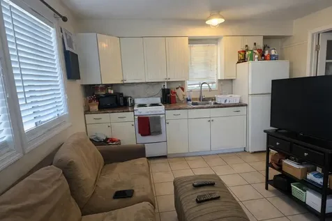 12 G Street Hampton NH 03842