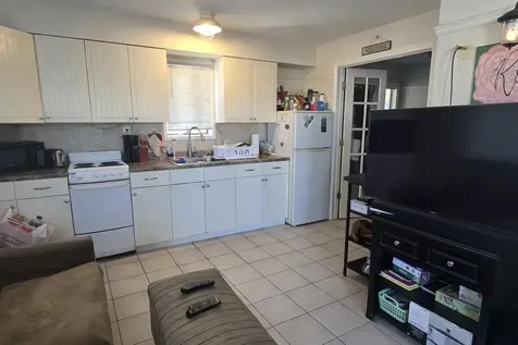 12 G Street Hampton NH 03842