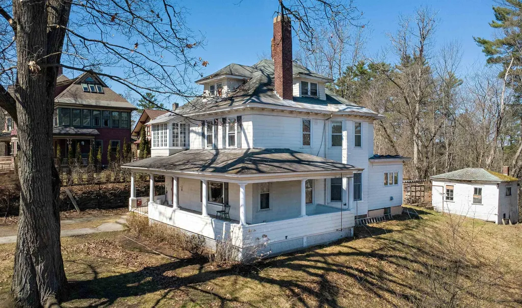 37 Edgehill Road St. Johnsbury VT 05819