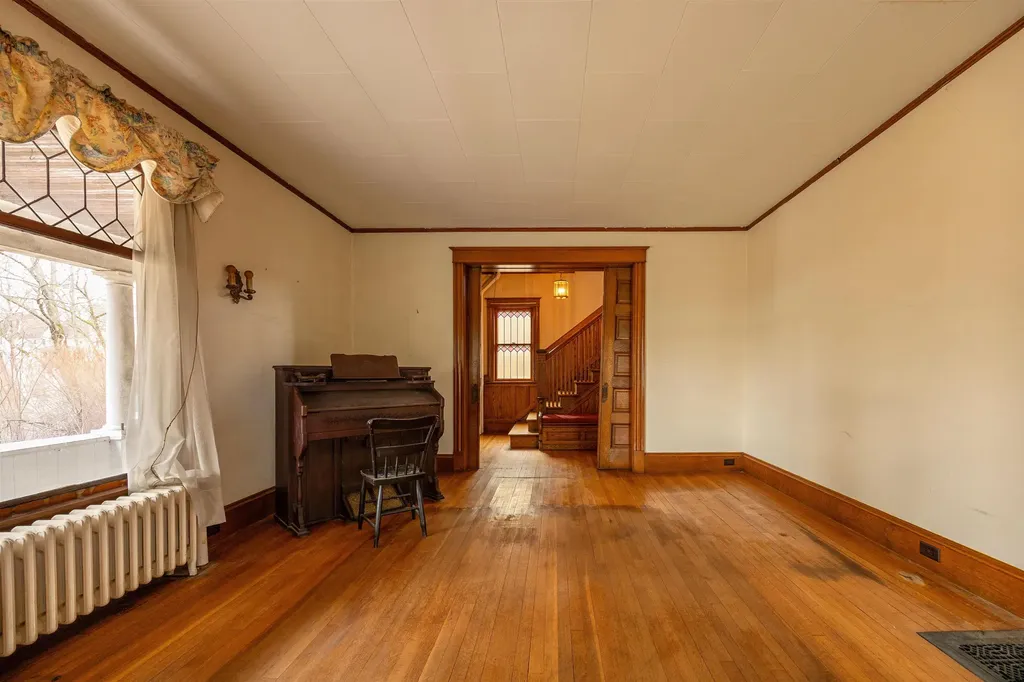 37 Edgehill Road St. Johnsbury VT 05819