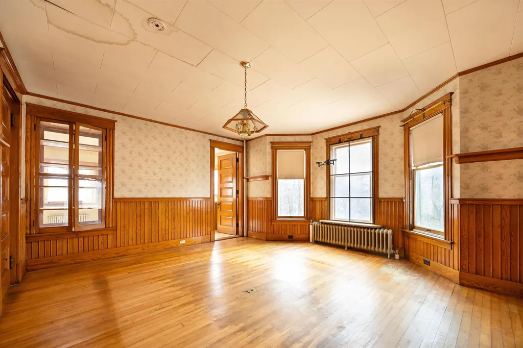 37 Edgehill Road St. Johnsbury VT 05819
