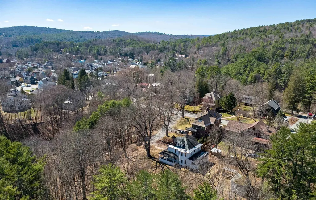37 Edgehill Road St. Johnsbury VT 05819