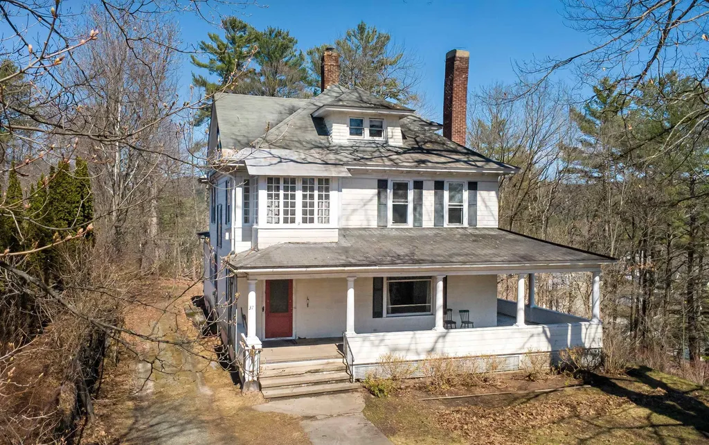 37 Edgehill Road St. Johnsbury VT 05819
