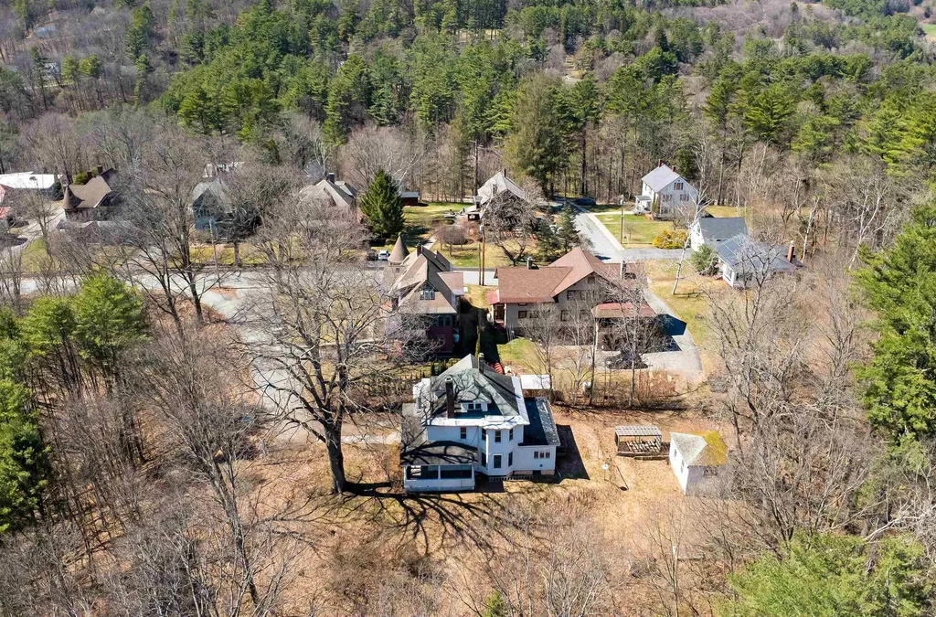 37 Edgehill Road St. Johnsbury VT 05819