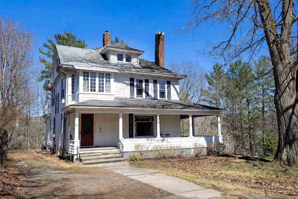 37 Edgehill Road St. Johnsbury VT 05819