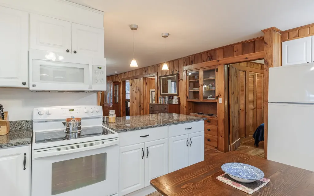 978 Forest Road Alstead NH 03602