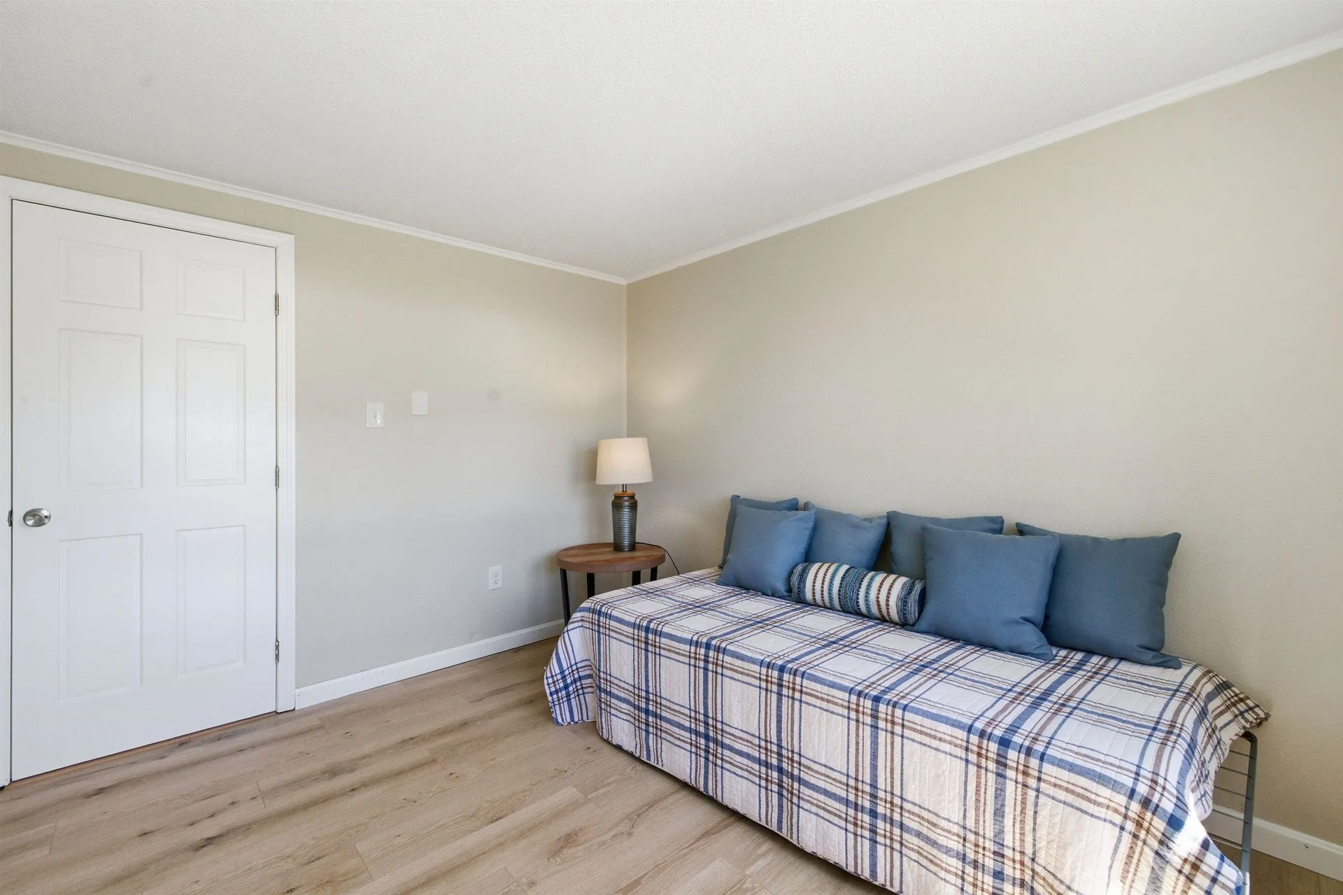18 Massachusetts Avenue Laconia NH 03246