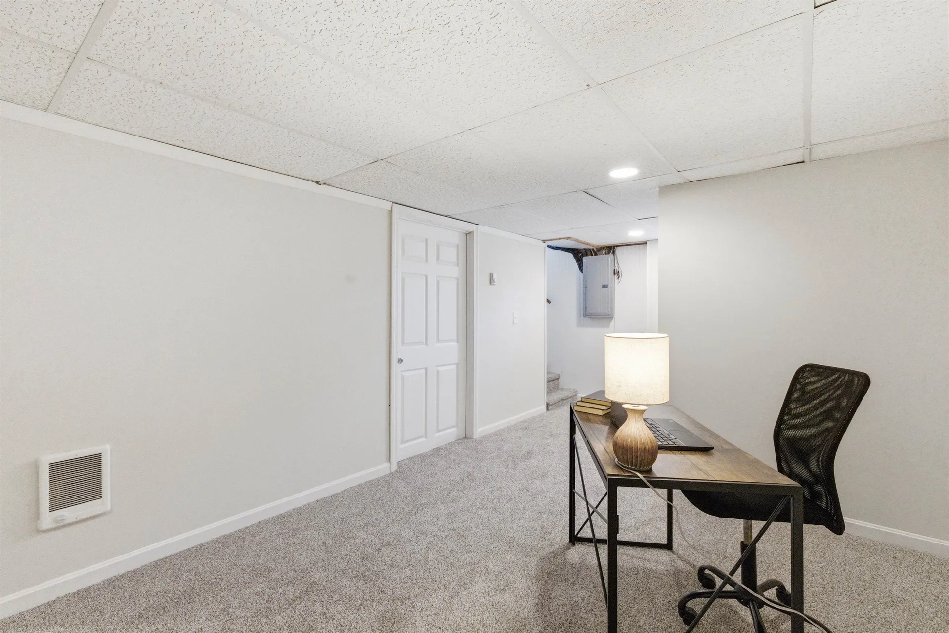 18 Massachusetts Avenue Laconia NH 03246