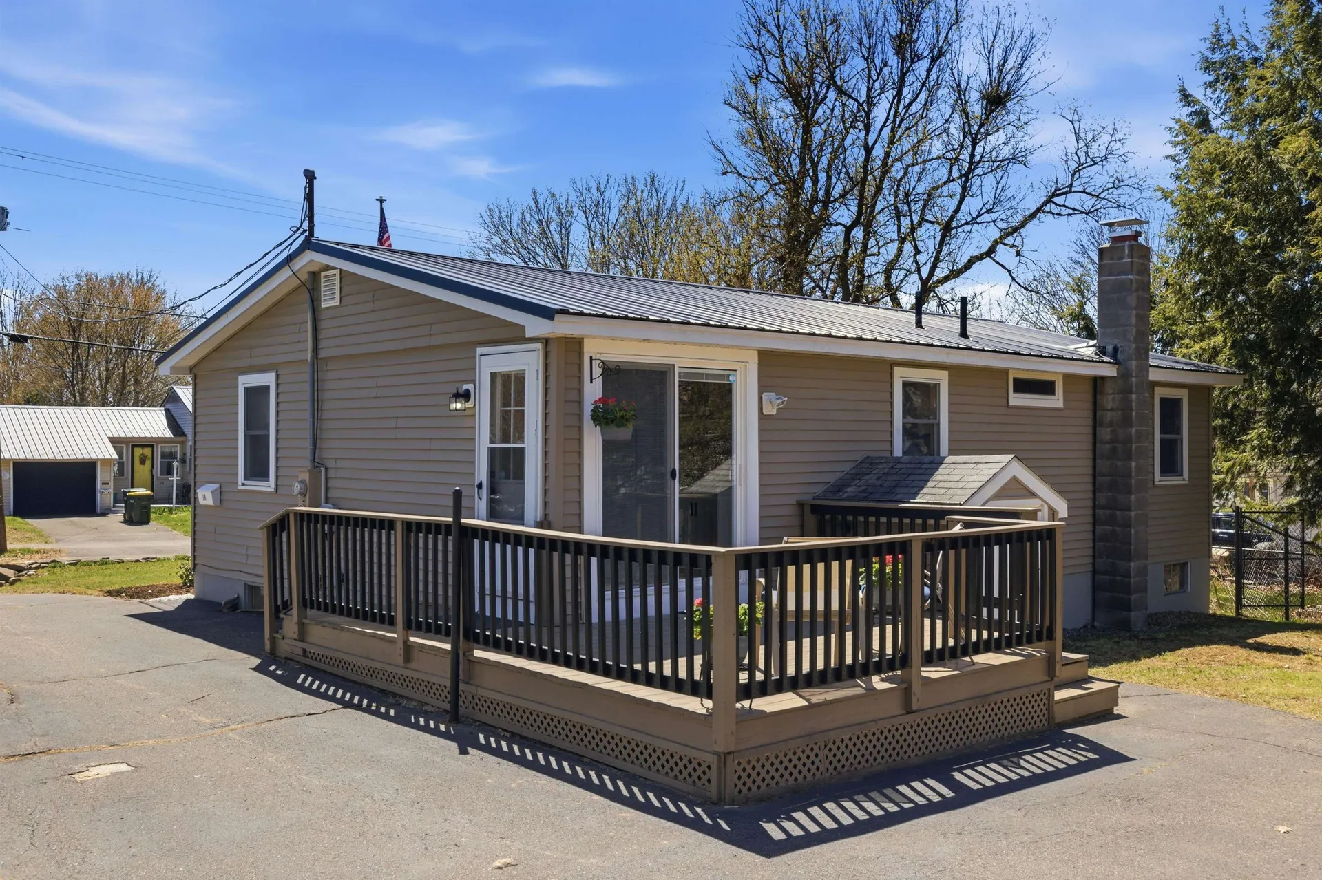 18 Massachusetts Avenue Laconia NH 03246