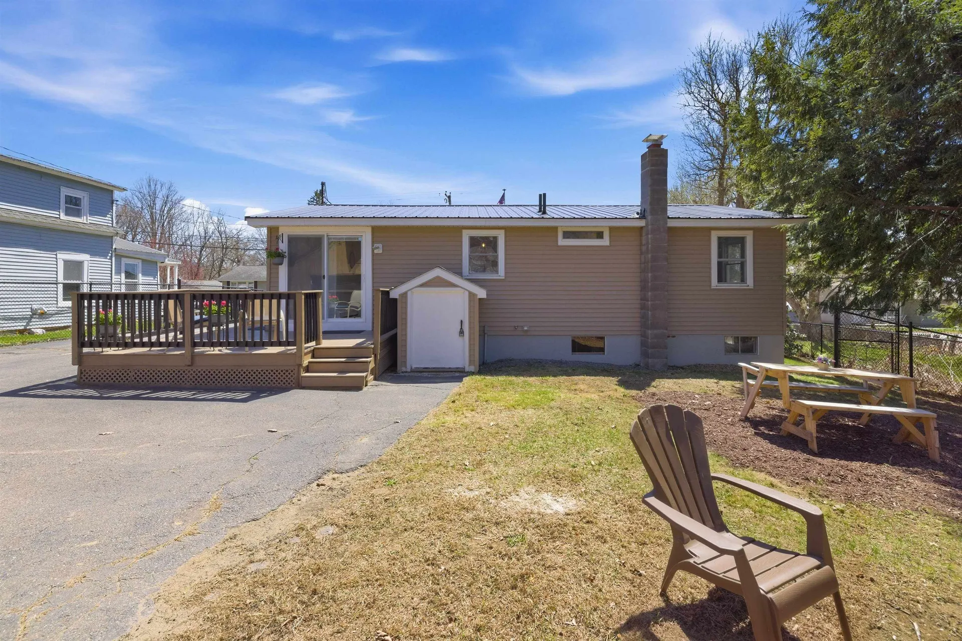 18 Massachusetts Avenue Laconia NH 03246