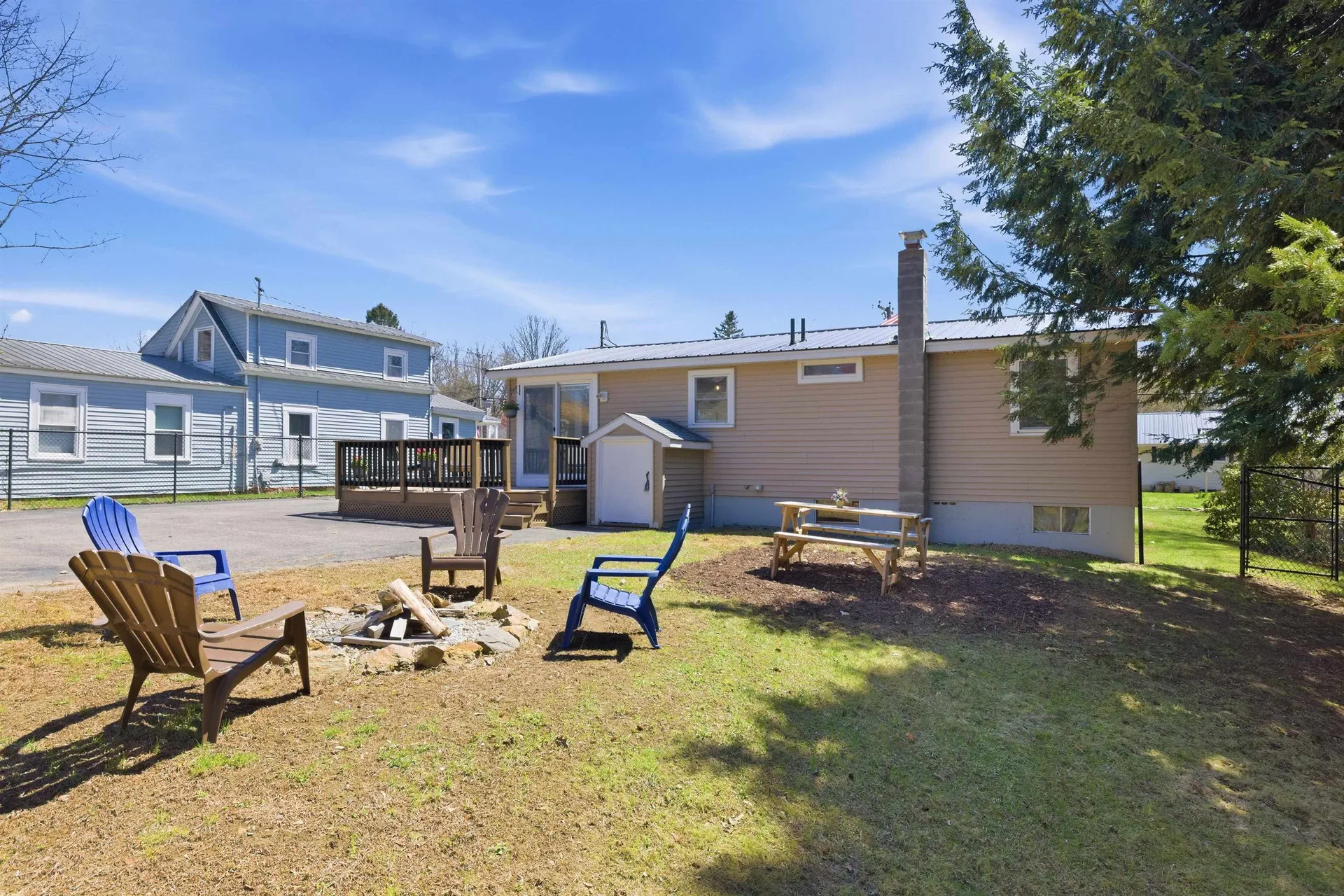18 Massachusetts Avenue Laconia NH 03246