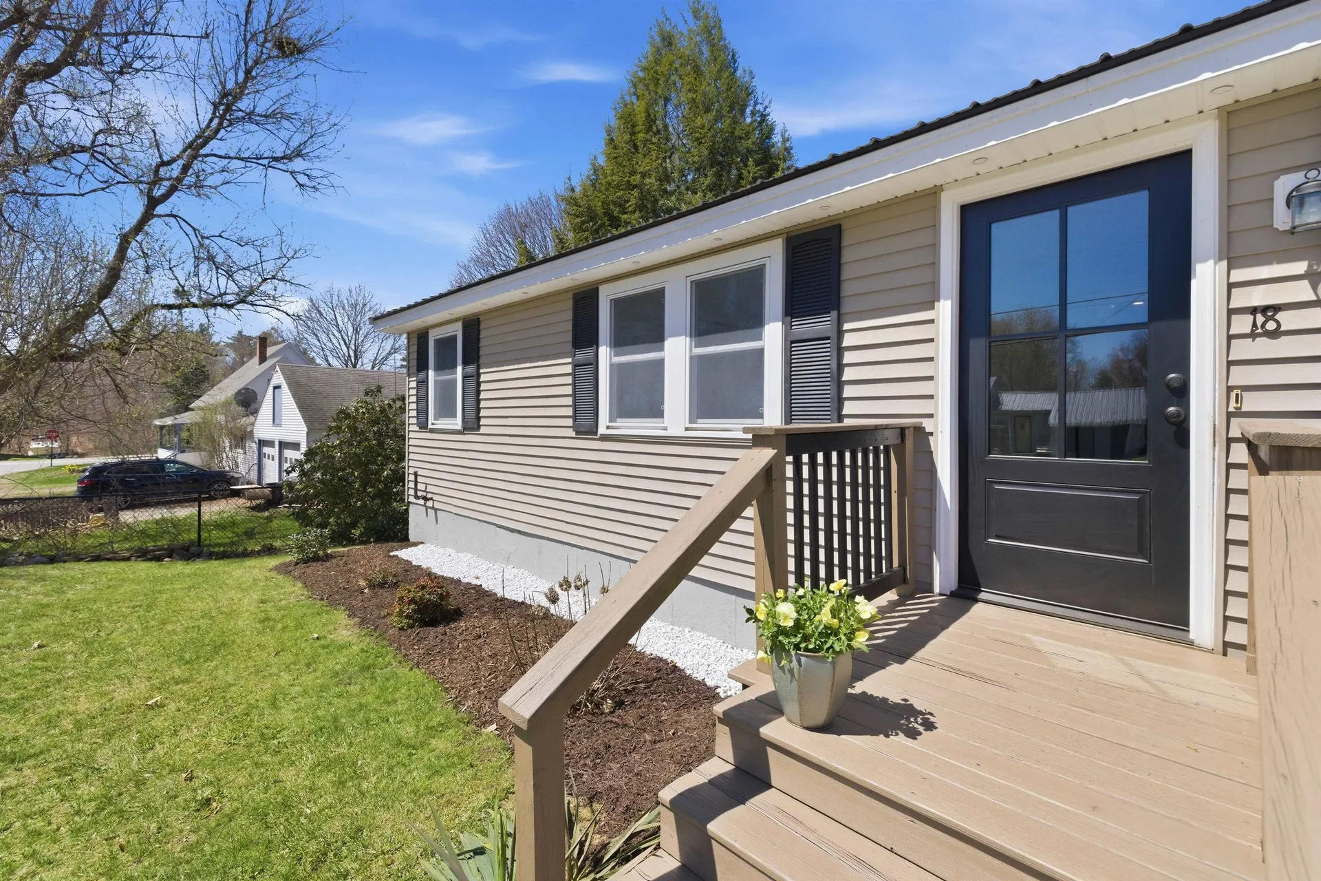 18 Massachusetts Avenue Laconia NH 03246