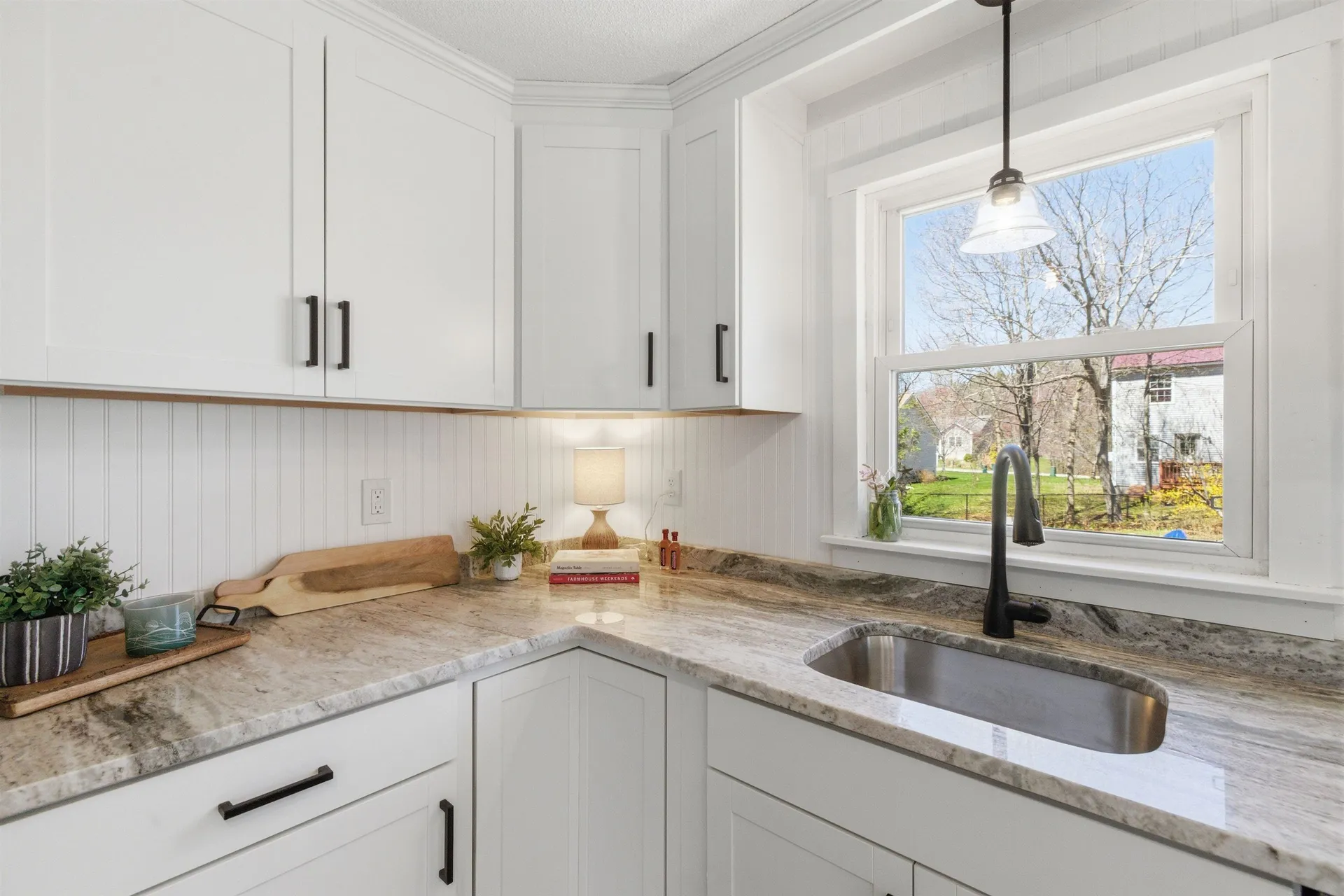 18 Massachusetts Avenue Laconia NH 03246