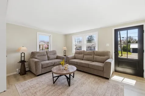 18 Massachusetts Avenue Laconia NH 03246
