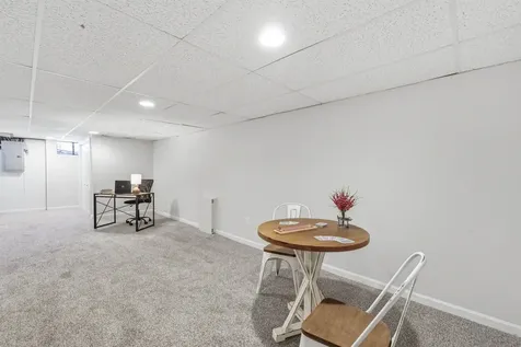 18 Massachusetts Avenue Laconia NH 03246