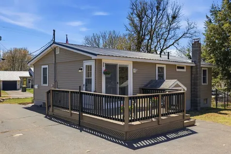 18 Massachusetts Avenue Laconia NH 03246