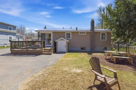 18 Massachusetts Avenue Laconia NH 03246