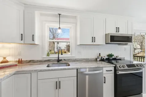 18 Massachusetts Avenue Laconia NH 03246