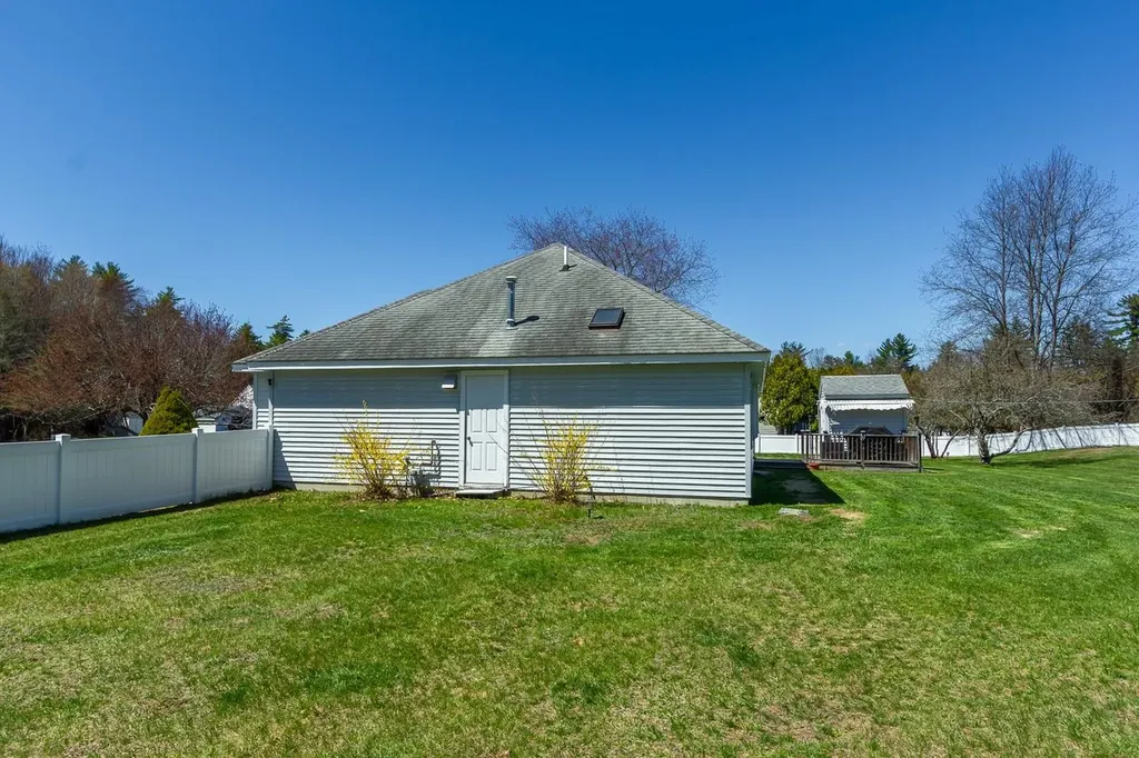 27 Primrose Lane Concord NH 03303