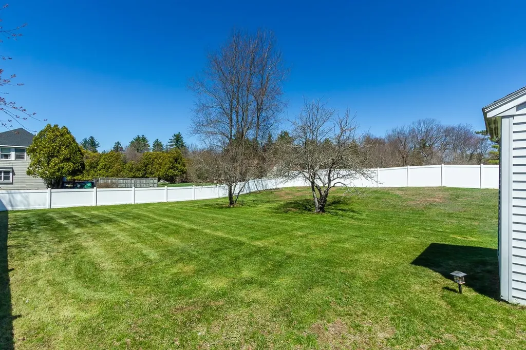 27 Primrose Lane Concord NH 03303