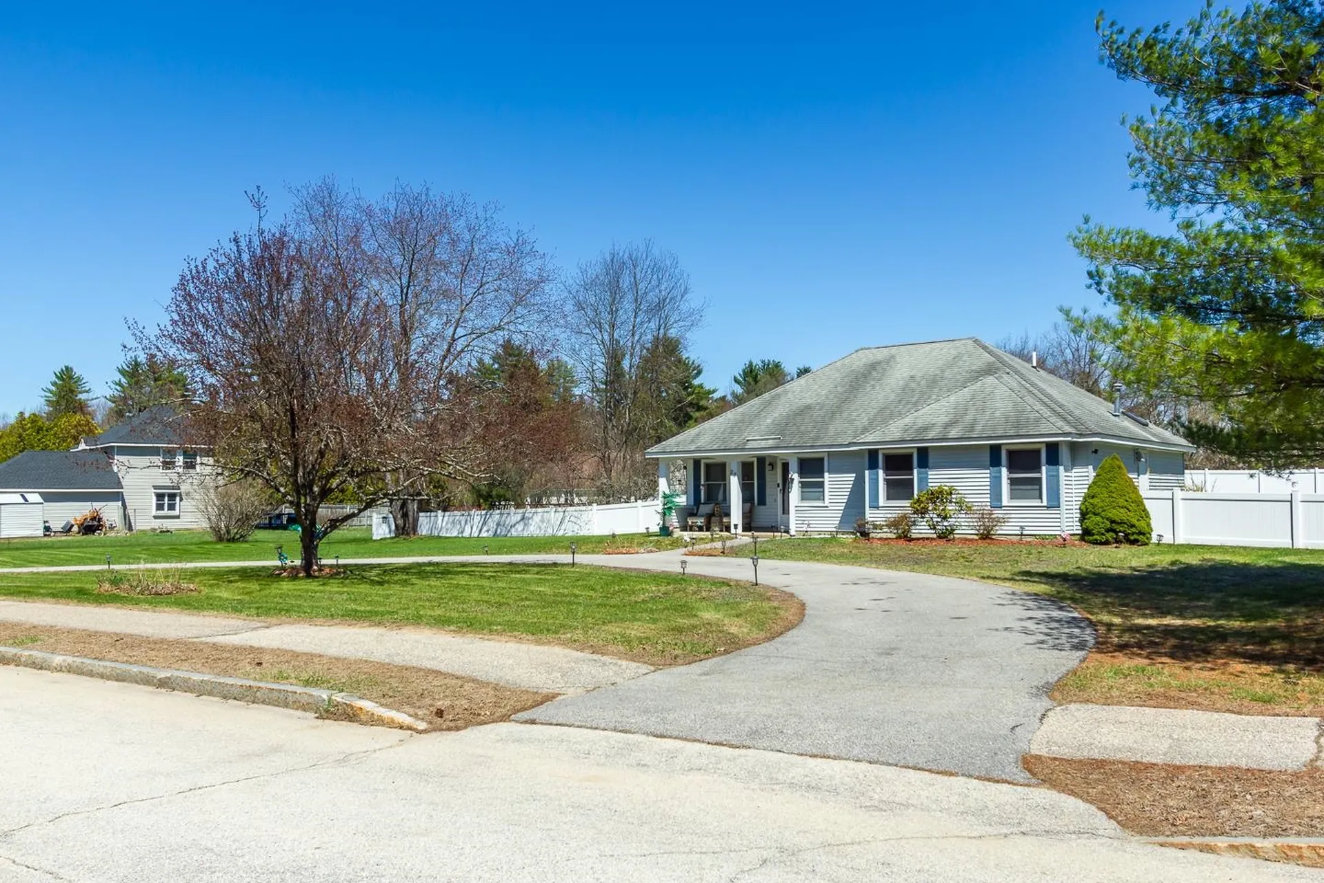 27 Primrose Lane Concord NH 03303