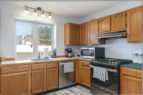 27 Primrose Lane Concord NH 03303