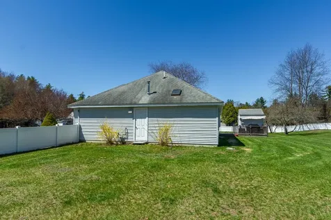 27 Primrose Lane Concord NH 03303