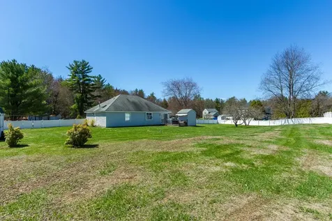 27 Primrose Lane Concord NH 03303