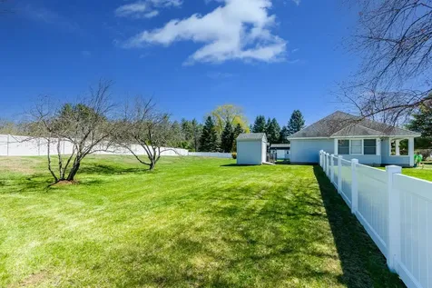27 Primrose Lane Concord NH 03303